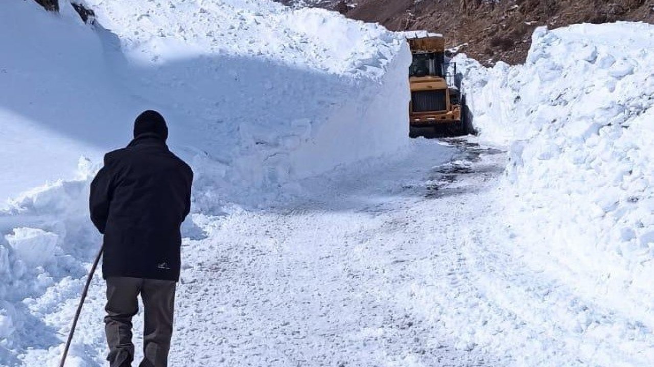 Van’da yüksek rakımlı bölgelerde karla mücadele çalışması sürüyor
