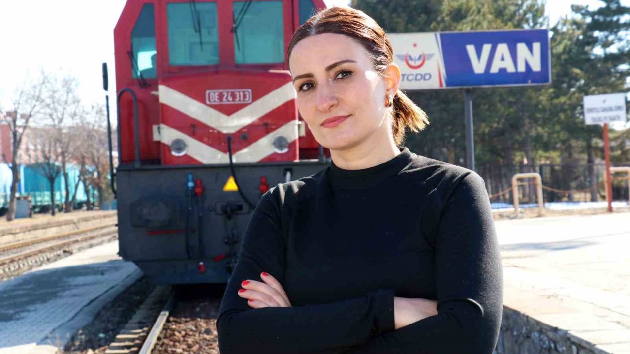 Zorlu coğrafyanın kadın makinisti takdir topluyor