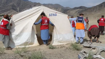 Afganistan Kunar'da çadır kurulumları sürüyor