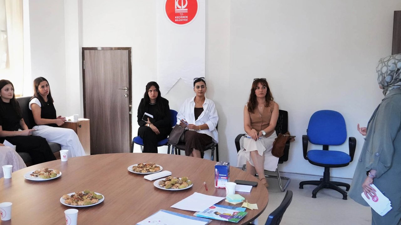 Ankara Keçiören'de velilere "okula uyum" semineri