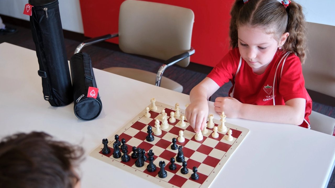 Çilek yaz okulu yüzlerce çocuğa unutulmaz bir tatil yaşattı