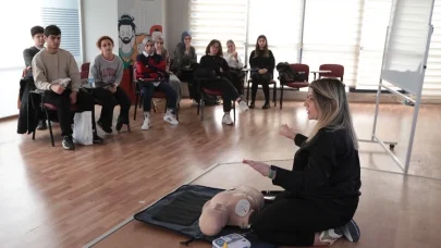 İBB Gençlik Ofisleri'nde üçüncü dönem başladı