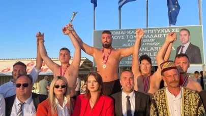 İpsalaspor pehlivanları Yunanistan’dan zaferle döndü