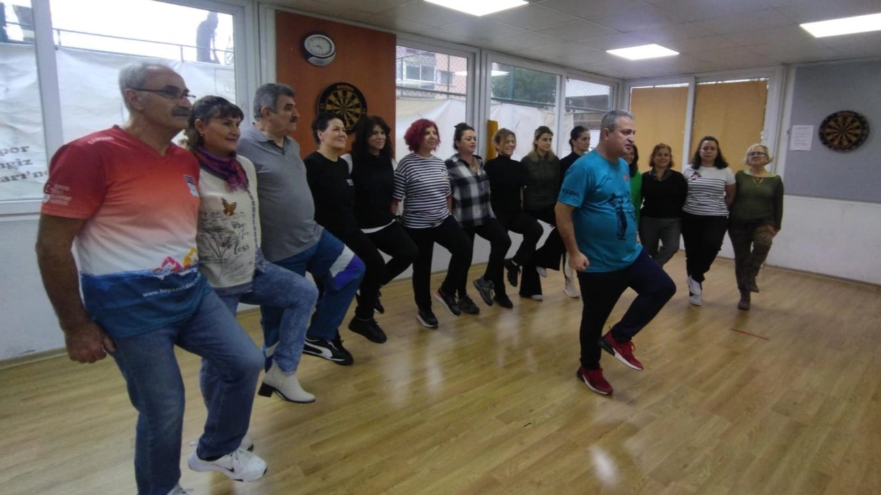 İzmir Karşıyaka'dan halk oyunları daveti