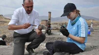 Kars Ani Ören Yeri’nde 7 bölgede kazı çalışması yapılıyor