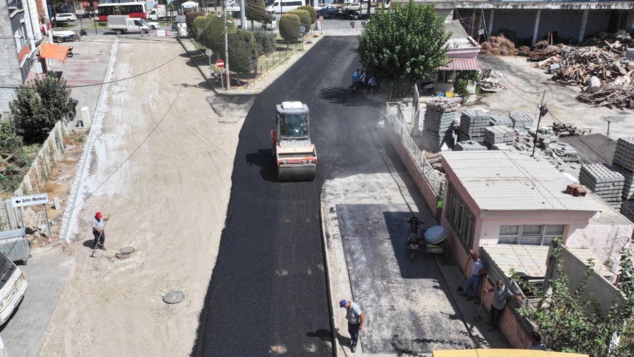 Manisa Ahmetli’ye sıcak asfalt çalışması