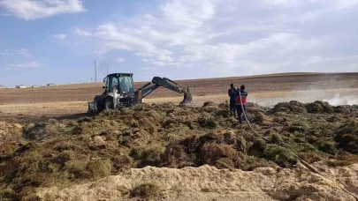 Özalp’ta çıkan yangında 700 bağ ot, 7 ton saman kül oldu