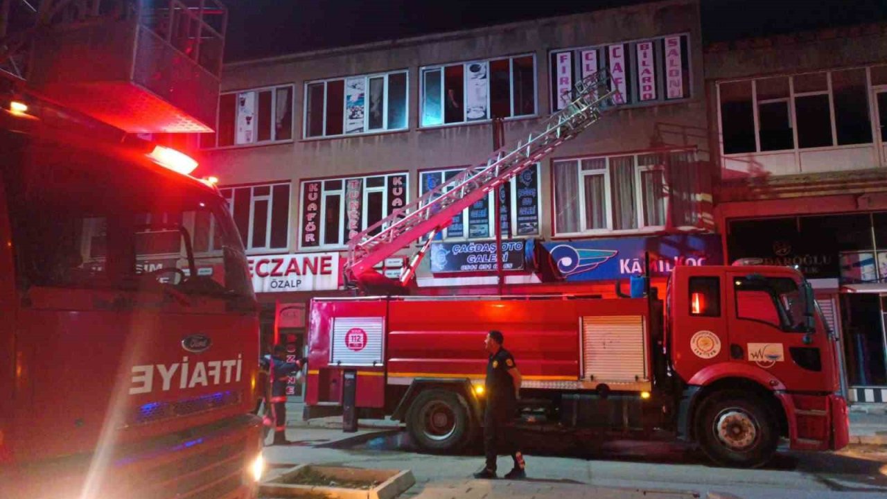 Özalp’ta pasajda yangını