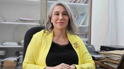 Prof. Dr. Canbay uyardı: "Elektrikli araçlarda çıkan yangın söndürülse dahi birkaç gün sonra tekrardan alevlenebilir"