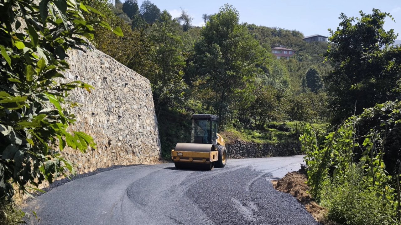 Trabzon’un 18 ilçesinde yollar yenileniyor