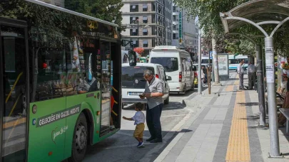 Van Büyükşehir Belediyesinin otobüsleri yeşile büründü