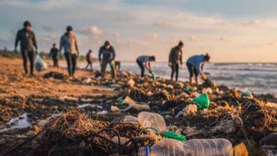 Antalya’da deniz gönüllüleri kıyı temizliği için buluşuyor