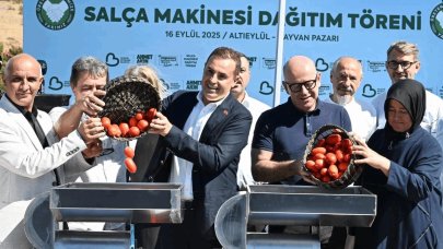 Balıkesir’de üreticiye salça makinesi desteği