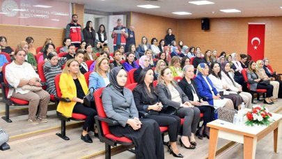 Kars’ta gönül elçileri ile koruyucu aile farkındalık toplantısı düzenlendi