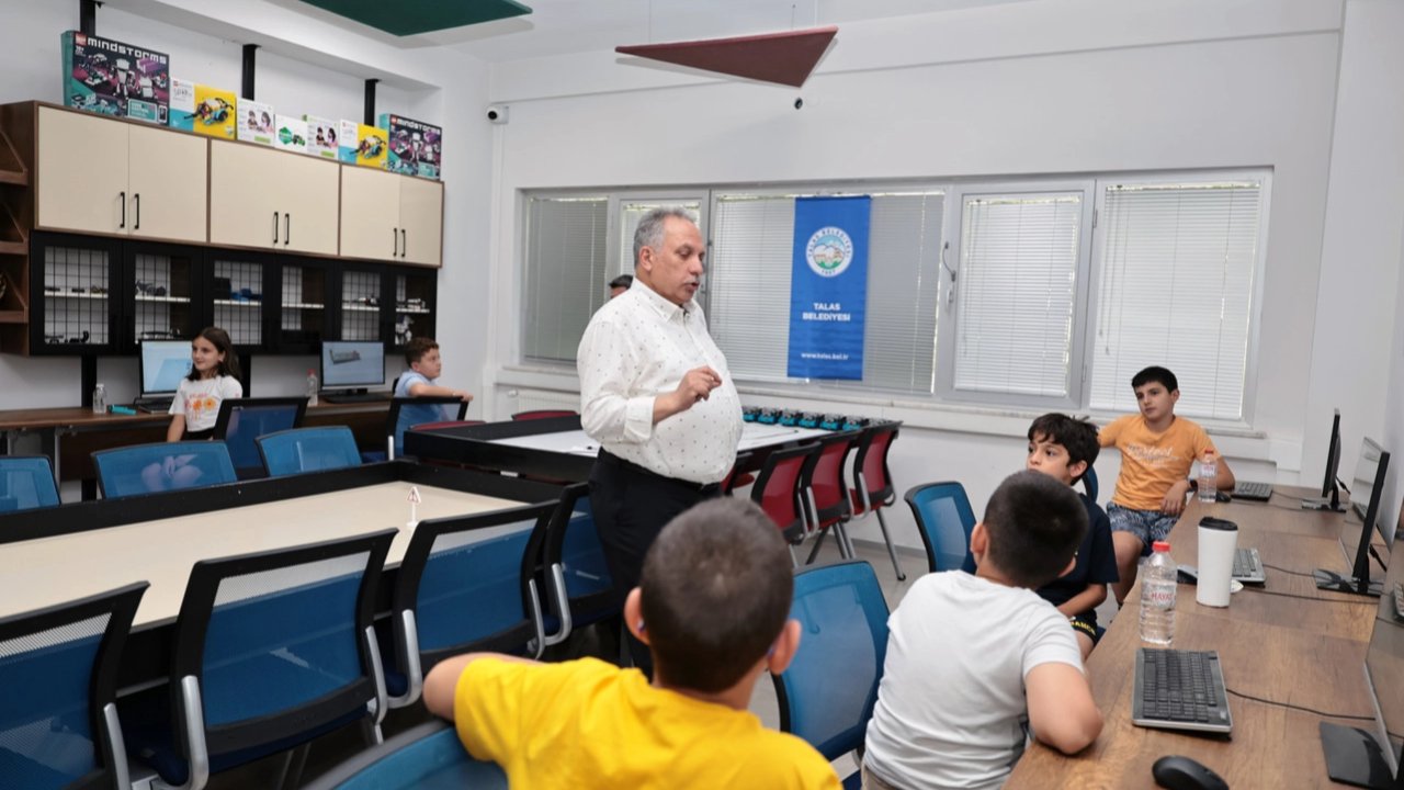 Kayseri Talas geleceğin mucitlerine kapılarını açıyor