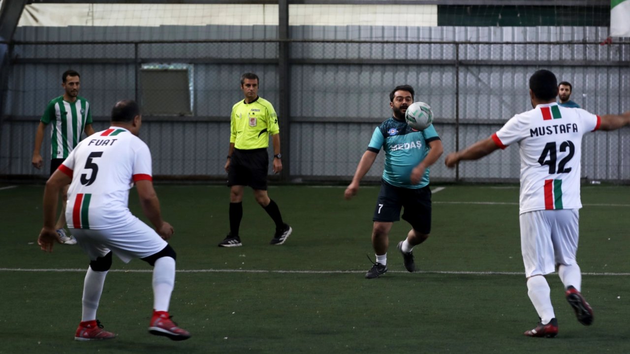 Konya Karatay&#039;da ‘Birimler Arası Futbol Turnuvası’ başladı