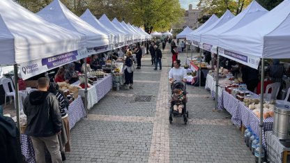 Bursa Heykel'de 'meydan kadınların'