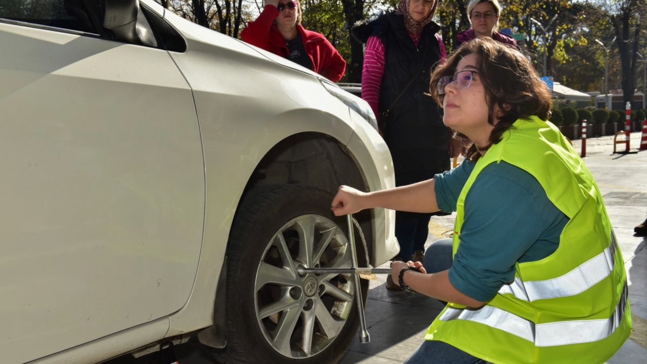 Bursa&#039;da birlikte öğrenerek güçleniyorlar