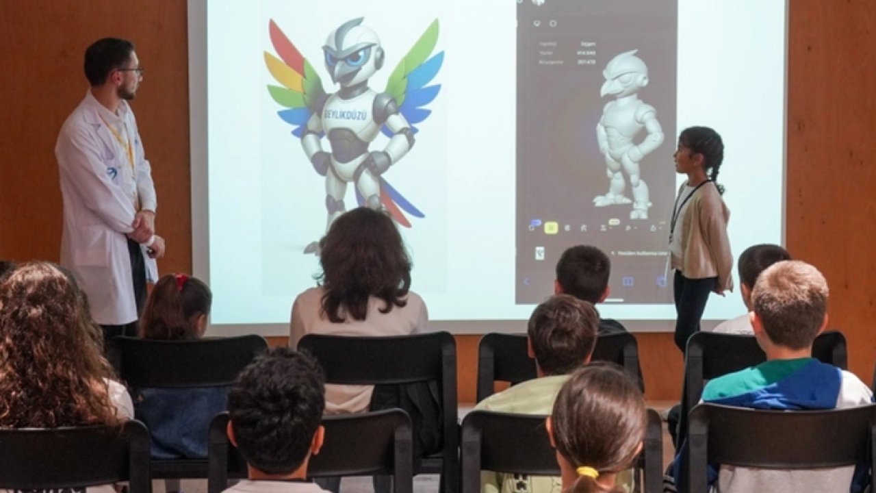 İstanbul Beylikdüzü&#039;nde geleceği kodlayan dijital eğitim sürüyor
