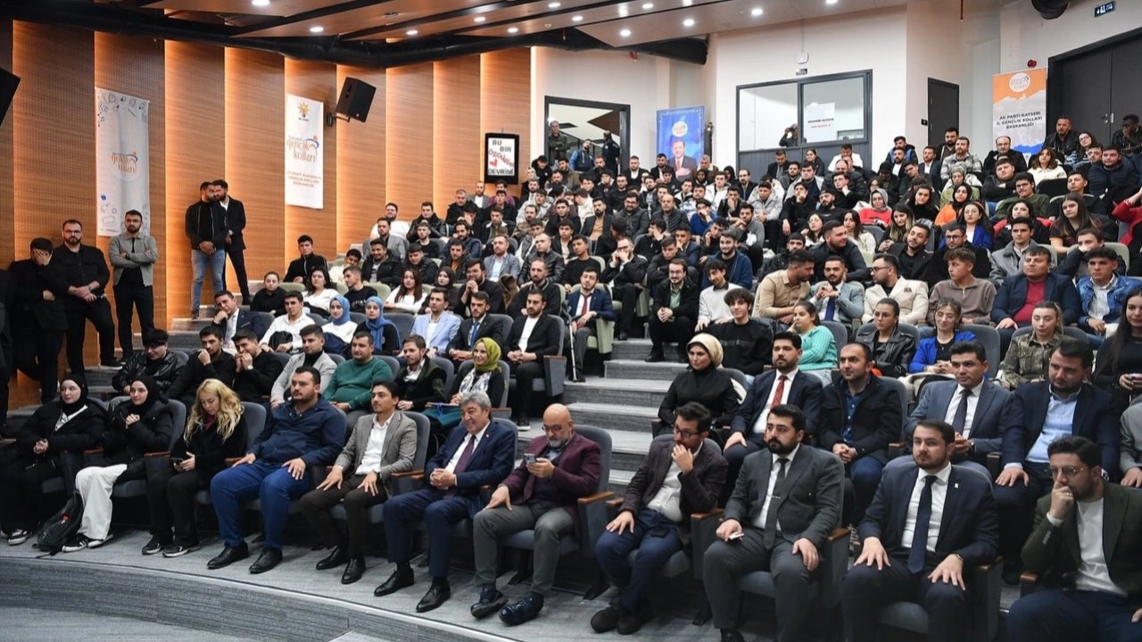 Kayserili gençlerle &#039;gelecek&#039; buluşması