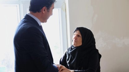 Kocaeli Büyükşehir acıları hafifletiyor