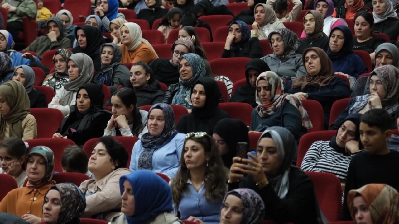 Kocaeli’de 'Aile Mektebi Sohbetleri' yoğun ilgi gördü