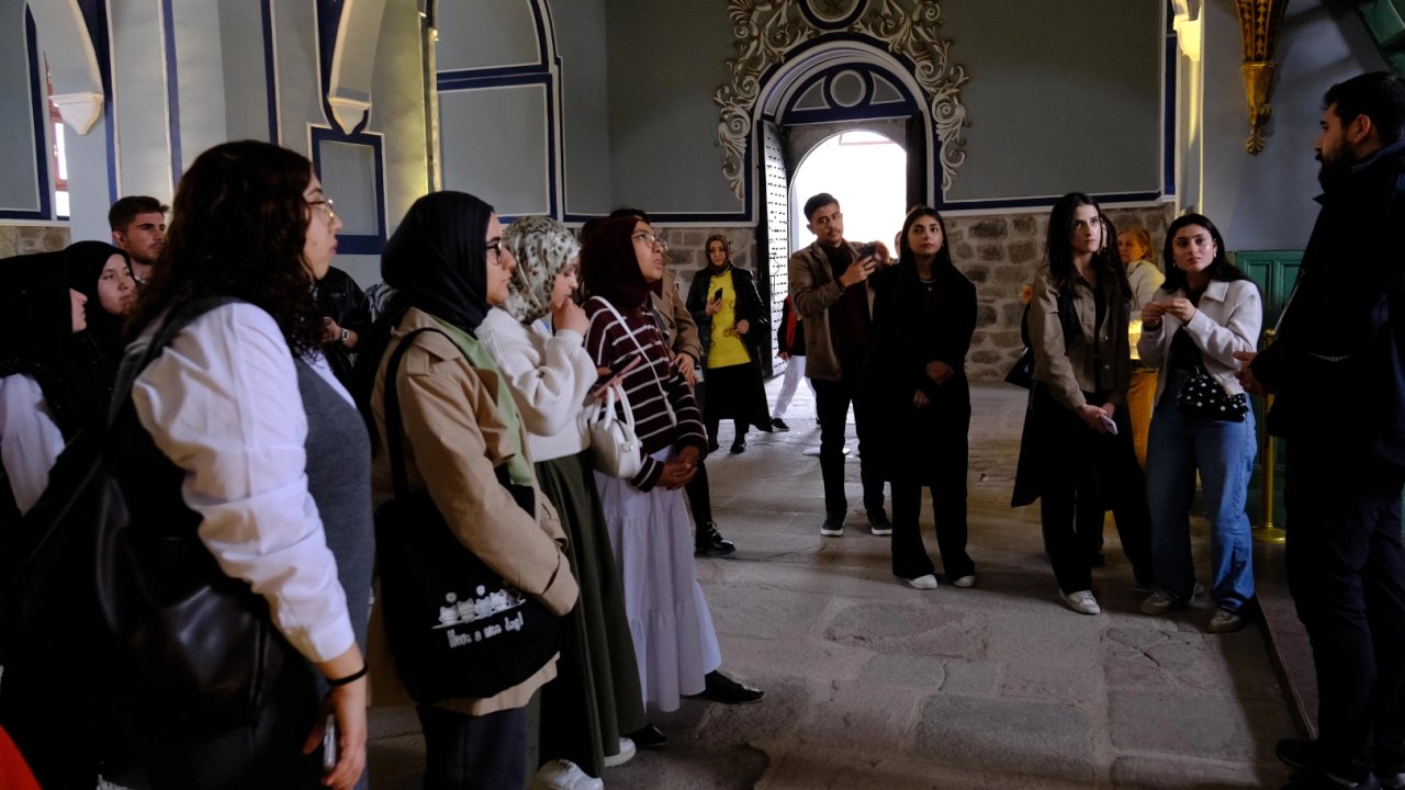 Konya'da üniversiteli gençlere yenilikçi mekanlar tanıtılıyor