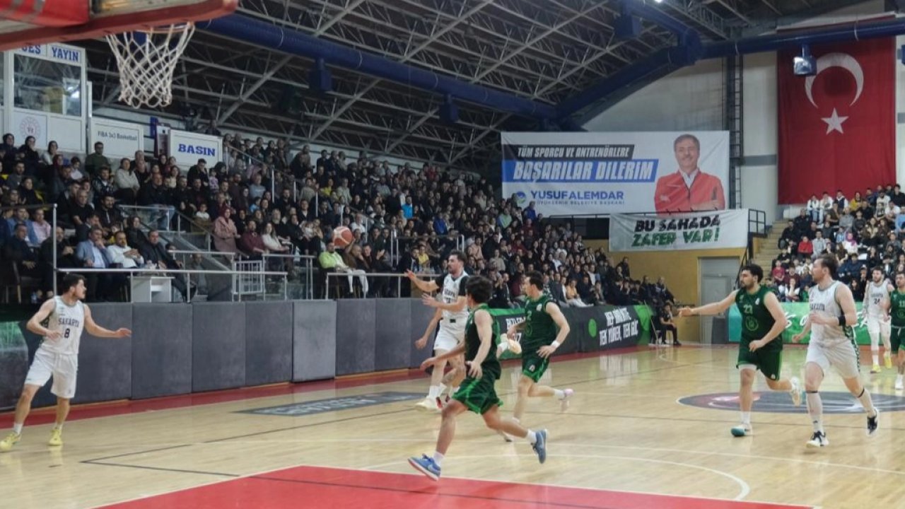 Sakarya Büyükşehir Basketbol taraftarı önünde 7’de 7 yaptı