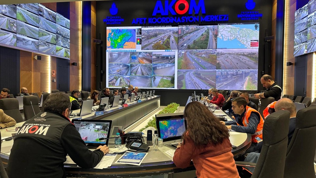AKOM&#039;da kriz masası kuruldu... İstanbul&#039;da ekipler teyakkuzda!