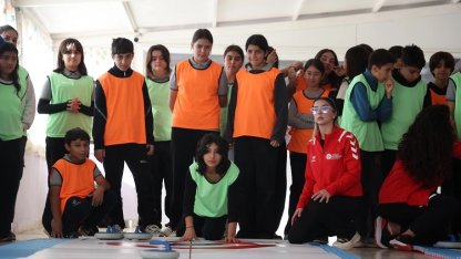 Antalya’da kız çocukları Floor Curling ile tanıştı