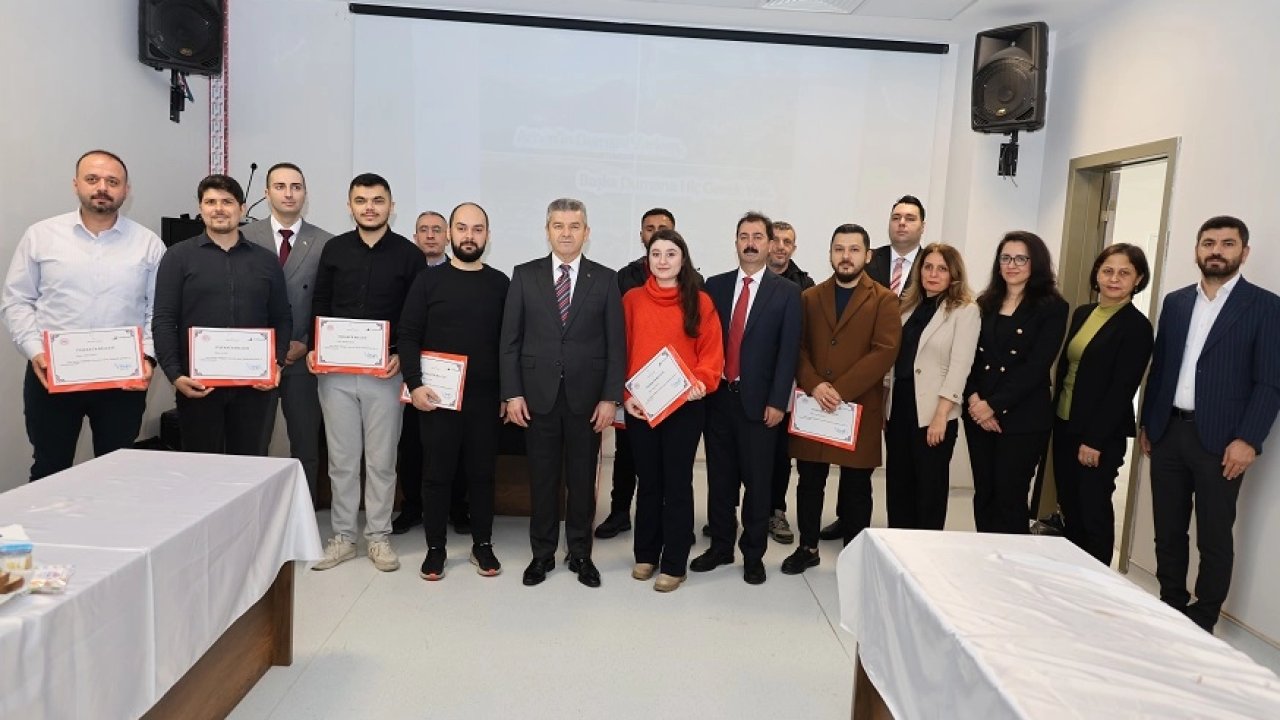 Artvin'de tütün kullanımını bırakan 15 kişiye Vali Ergün'den teşekkür