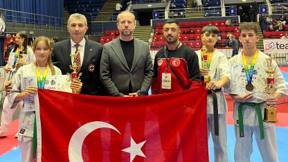 Avrupa'da Yıldırım rüzgarı