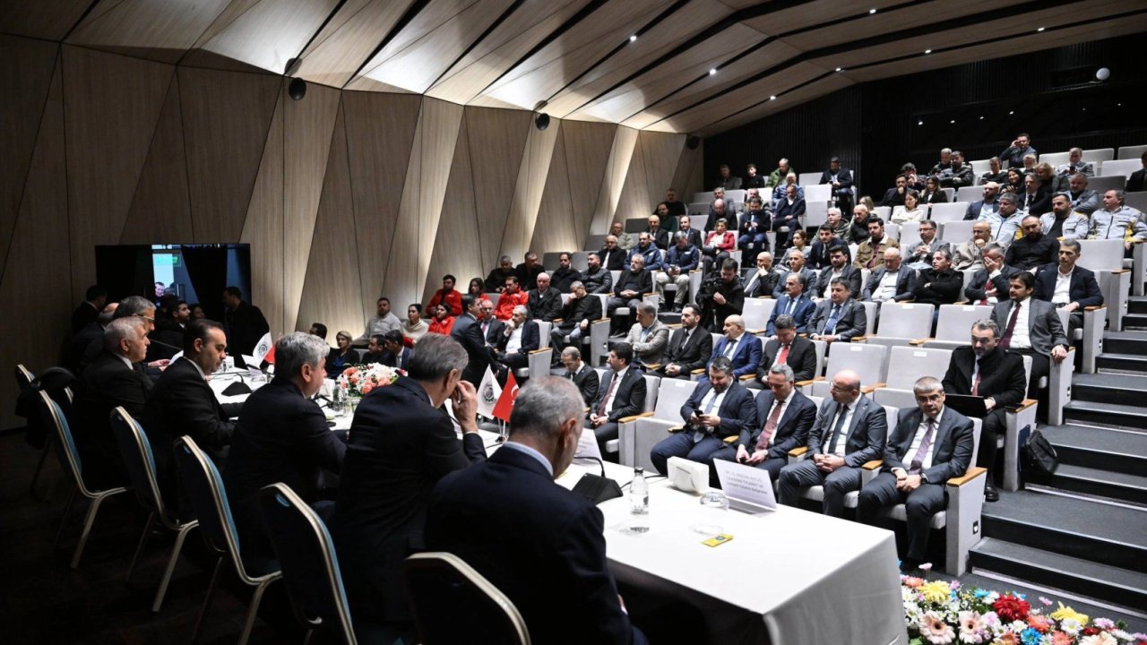 Bakan Kacır'ın Sakarya programına Tever'den teşekkür