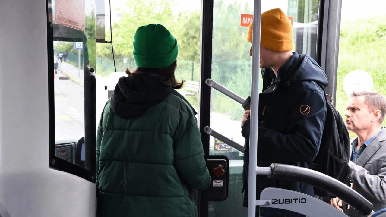 Balıkesir Büyükşehir'den öğrencilere ulaşımı sevdiren hizmet