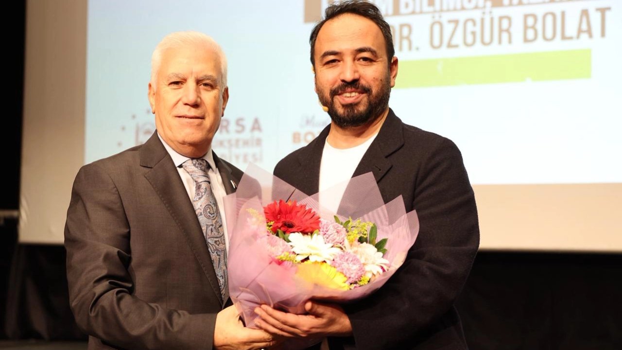 Başkan Bozbey'den gençlere 'hayal kurun' tavsiyesi