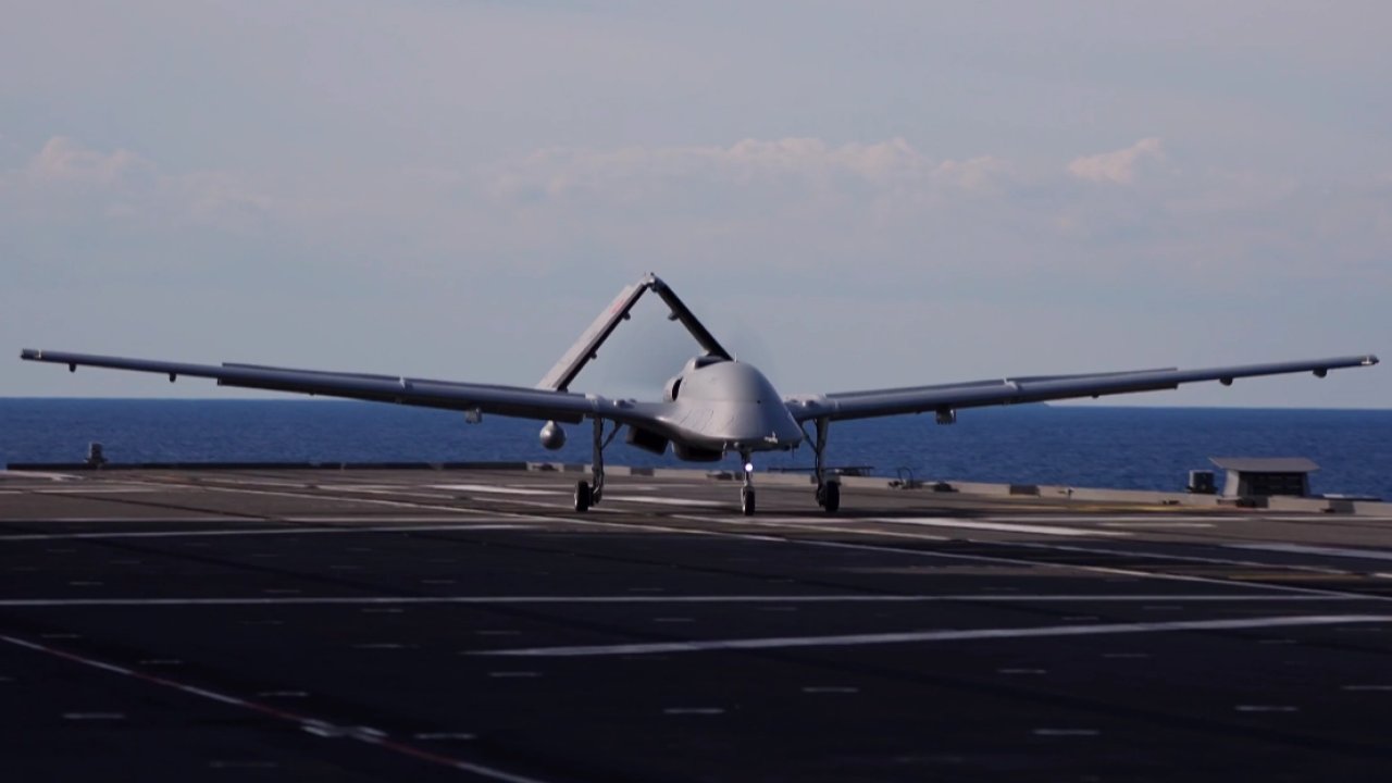 Bayraktar TB3&#039;ten tarihi başarı! TCG Anadolu&#039;da KUSV kontrol testi başarıyla tamamlandı