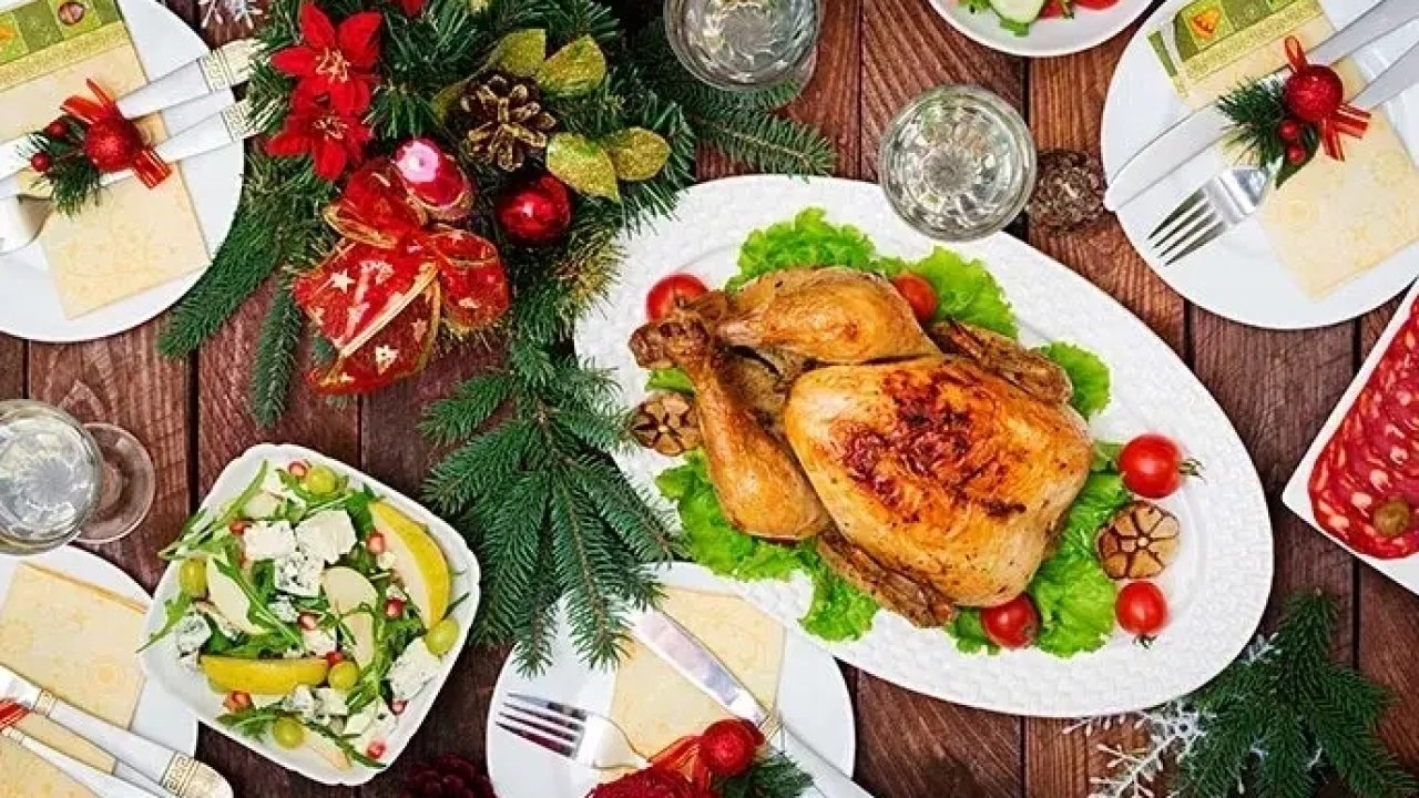 Beslenme uzmanından yılbaşı sofralarında denge önerileri... Yılbaşında çok yedim diye üzülmeyin!