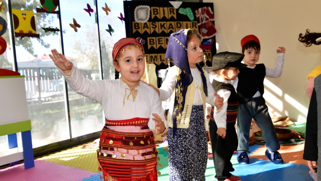 Bornovalı miniklerden 'yerli' coşku