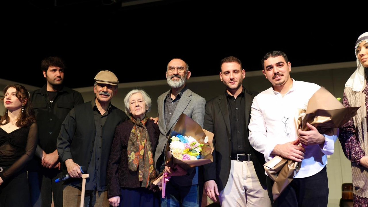 Bursa Gemlik'te 'Özgür Aksoy Tiyatro Günleri'ne görkemli final