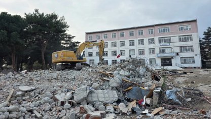 Bursa Hamitler'de 43 yıllık ortaokul yıkıldı... Yerine modern okul geliyor