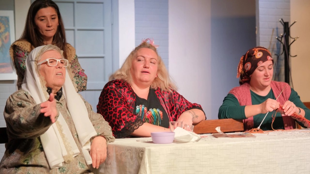 Bursa İnegöl&#039;de &#039;Kadın Sığınağı&#039;na gala gösterisi