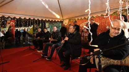 Bursa Osmangazi Meydanı nağmelerle ısındı