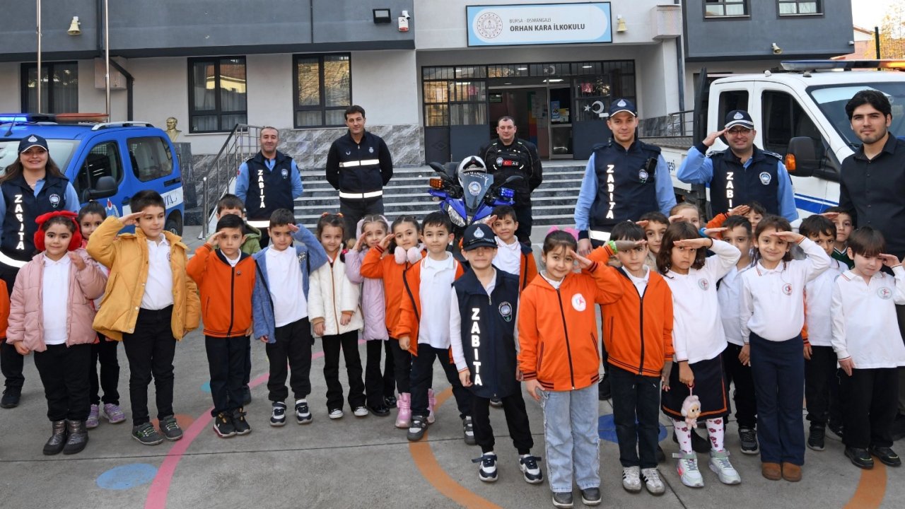 Bursa Osmangazi’de minikler zabıtanın görevlerini öğrendi