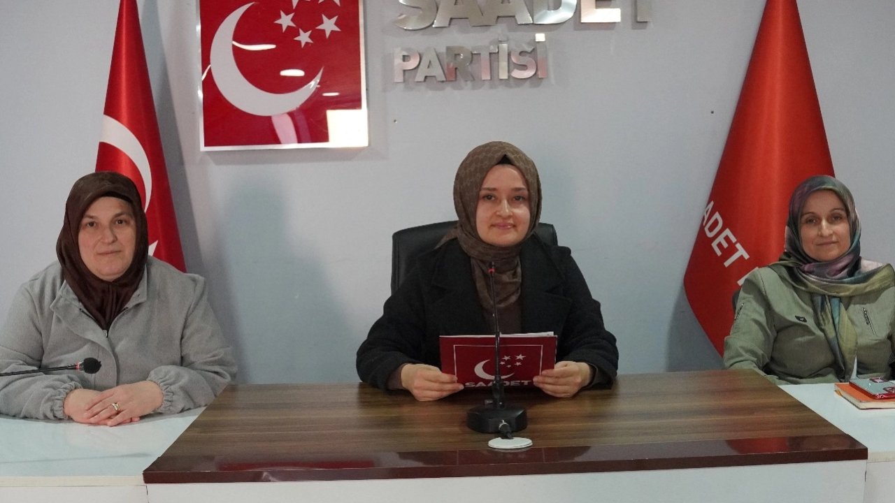 Bursa Osmangazi&#039;de Saadet Partili kadınlardan 5 Aralık açıklaması