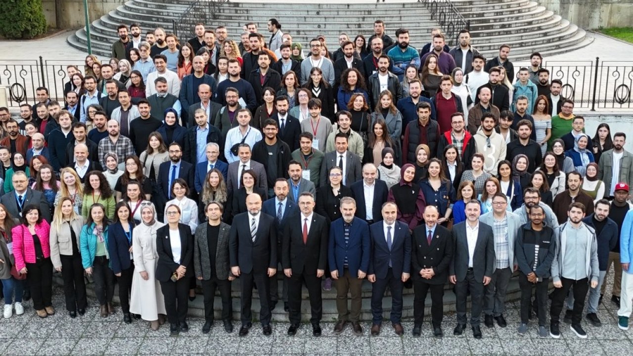 Bursa Teknik Üniversitesi mezunları aynı çatıda buluştu