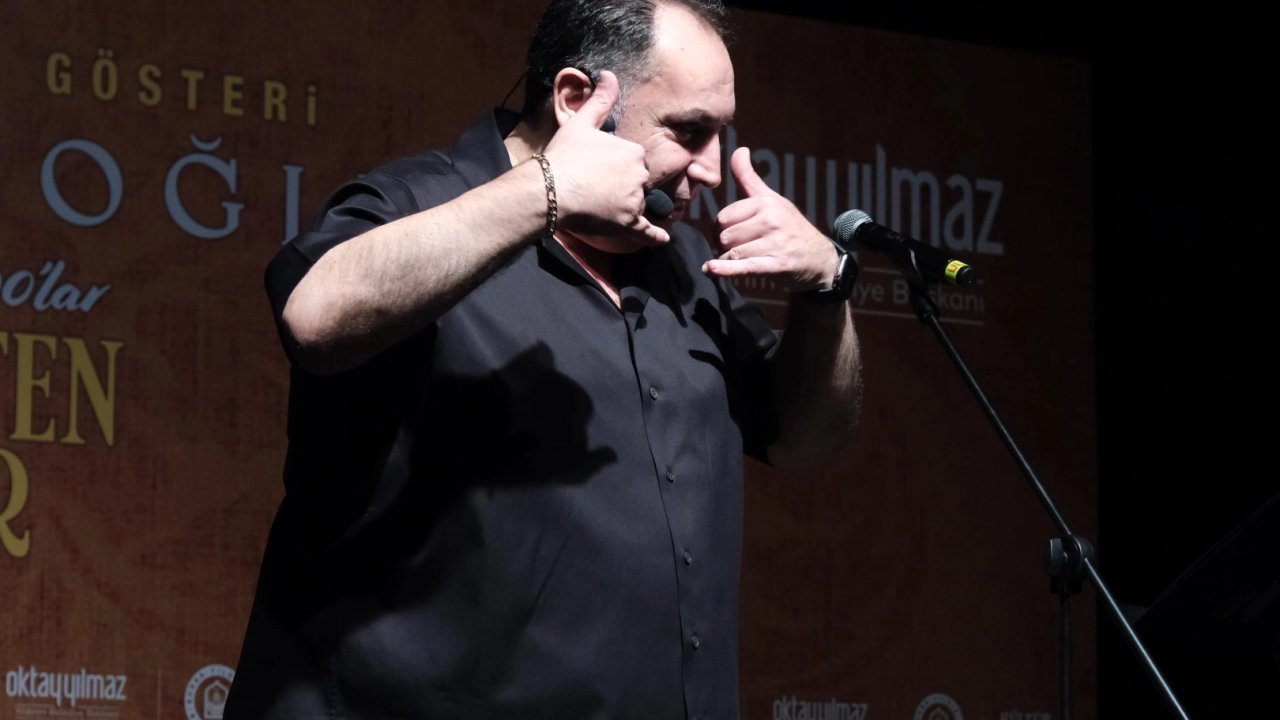 Bursa Yıldırım&#039;da nostalji ve kahkaha dolu gece