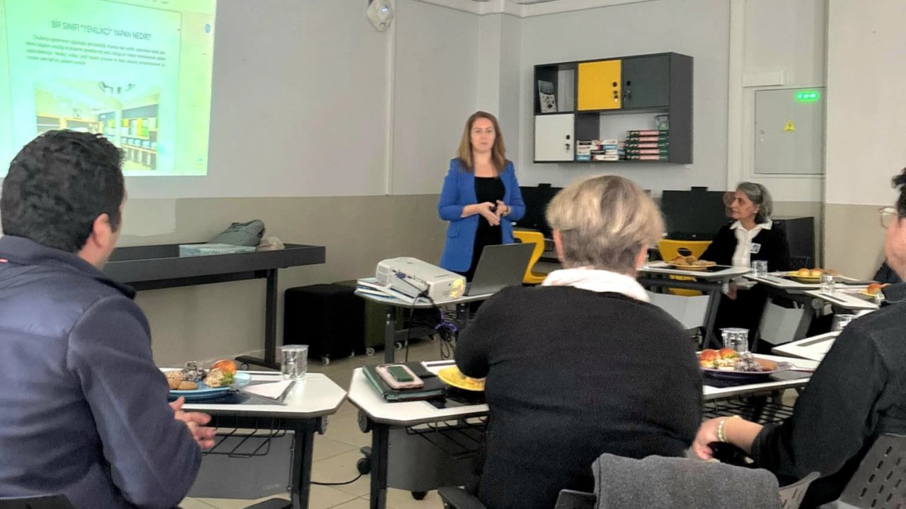 Bursa&#039;da eğitimde yenilikçi yaklaşımlar yerinde incelendi