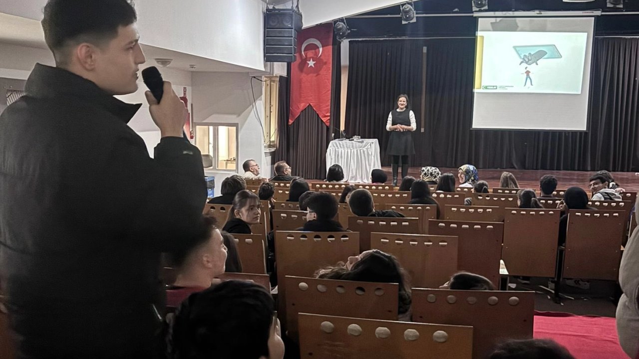Bursa’da gençlere “Teknoloji Bağımlılığı” eğitimi verildi