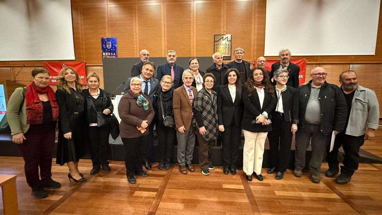 Bursa'da 'Köy Enstitüleri' paneli... Eğitimde fırsat eşitliği ve toplumsal dönüşüm konuşuldu