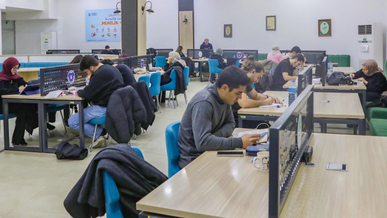 Bursa'daki gençlik merkezlerinden 1 yılda 450 bin genç yararlandı